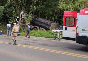 Grave acidente envolvendo caminhão é registrado na SC 453 em Ibicaré