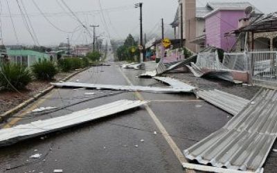 Temporal causa transtornos e estragos em Capinzal e Ouro