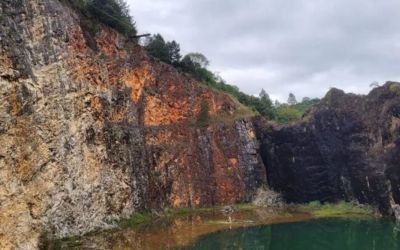 Jovem de SC morre ao saltar de bungee jump e bater contra pedras no PR