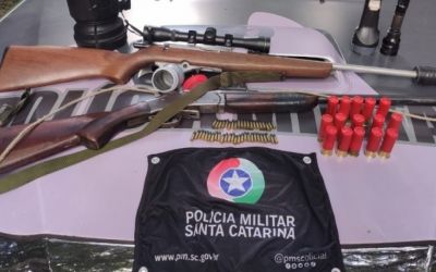 Homem é preso com armas e munições no interior de Vargem Bonita