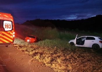 Acidente entre dois carros deixa feridos na BR-282 em Campos Novos