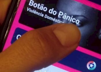 Homem é preso após irmã acionar botão do pânico