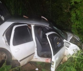  Colisão entre carro e caminhão deixa dois feridos em Ponte Serrada