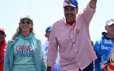 Nicolás Maduro é reeleito na Venezuela, mas resultado oficial é contestado