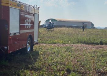 Trabalhador fica ferido em tombamento de empilhadeira no Oeste