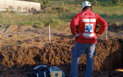 Trabalhador sofre ferimentos após ficar parcialmente soterrado