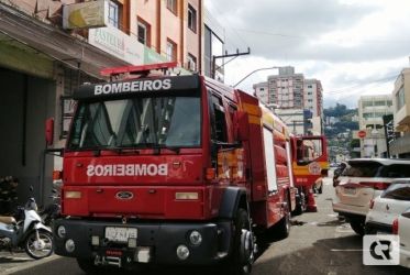 Incêndio em apartamento mobiliza Bombeiros no centro de Joaçaba