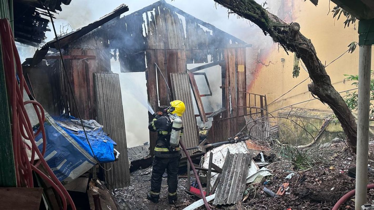 Incêndio em Joaçaba destrói casa no início desta manhã