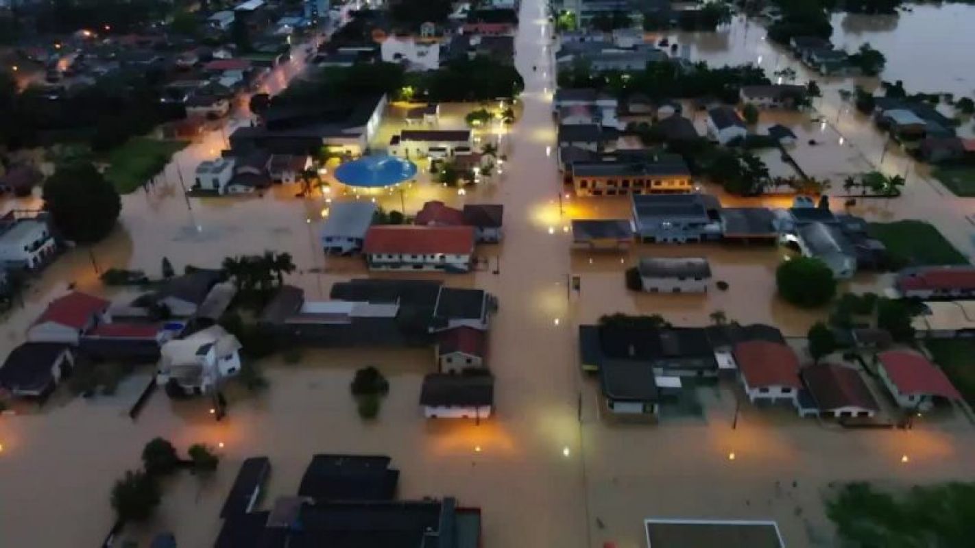 Dos 135 municípios atingidos pela chuva, 82 decretaram situação de emergência em SC; veja quais