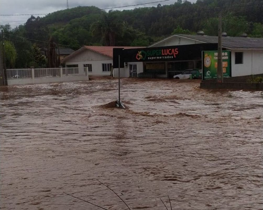 Tangará e Herval tem quase 100 milímetros de chuva nas últimas horas