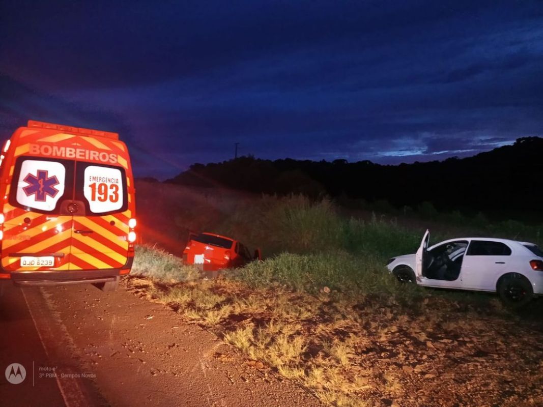 Acidente entre dois carros deixa feridos na BR-282 em Campos Novos