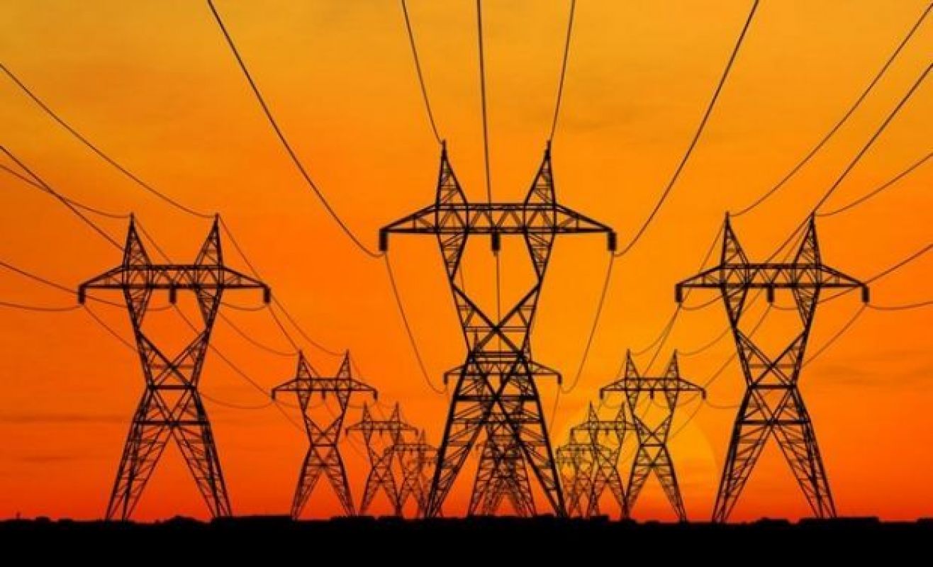 Apagão atinge vários estados e deixa brasileiros sem energia