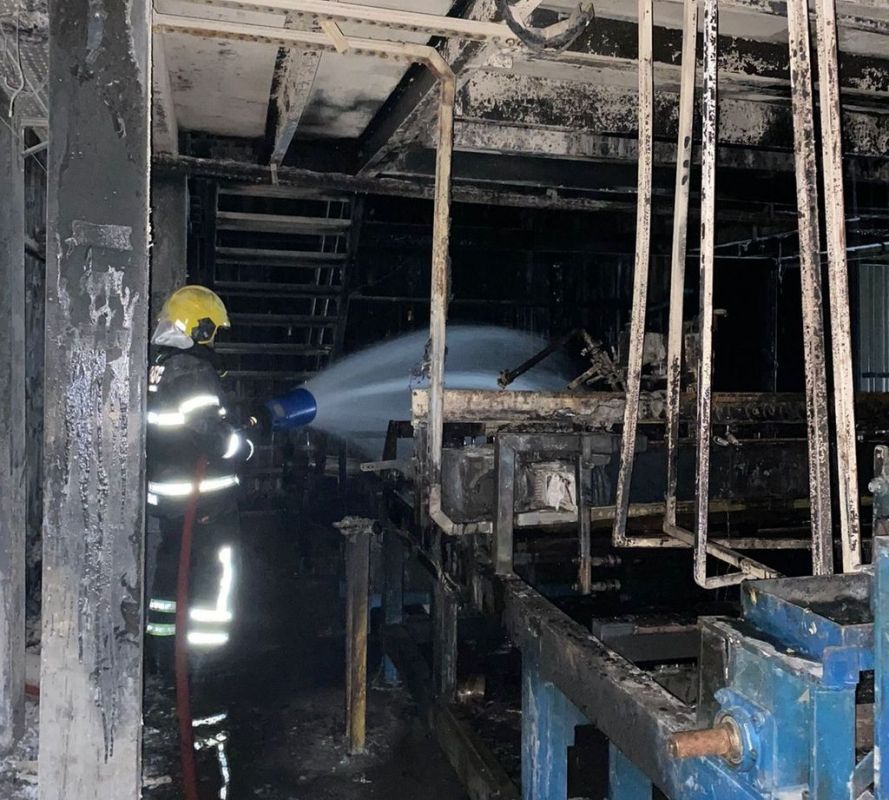 Incêndio atinge indústria na região e mobiliza grande efetivo de bombeiros