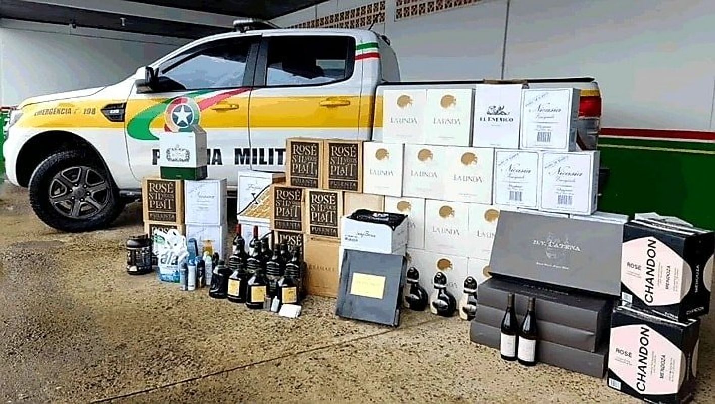 Irmãos são detidos transportando quase R$ 40 mil em mercadorias contrabandeadas na SC-114