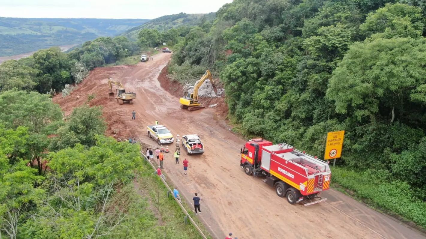 Chuva não dá trégua em Santa Catarina e mantém ao menos 4 rodovias com interdição total