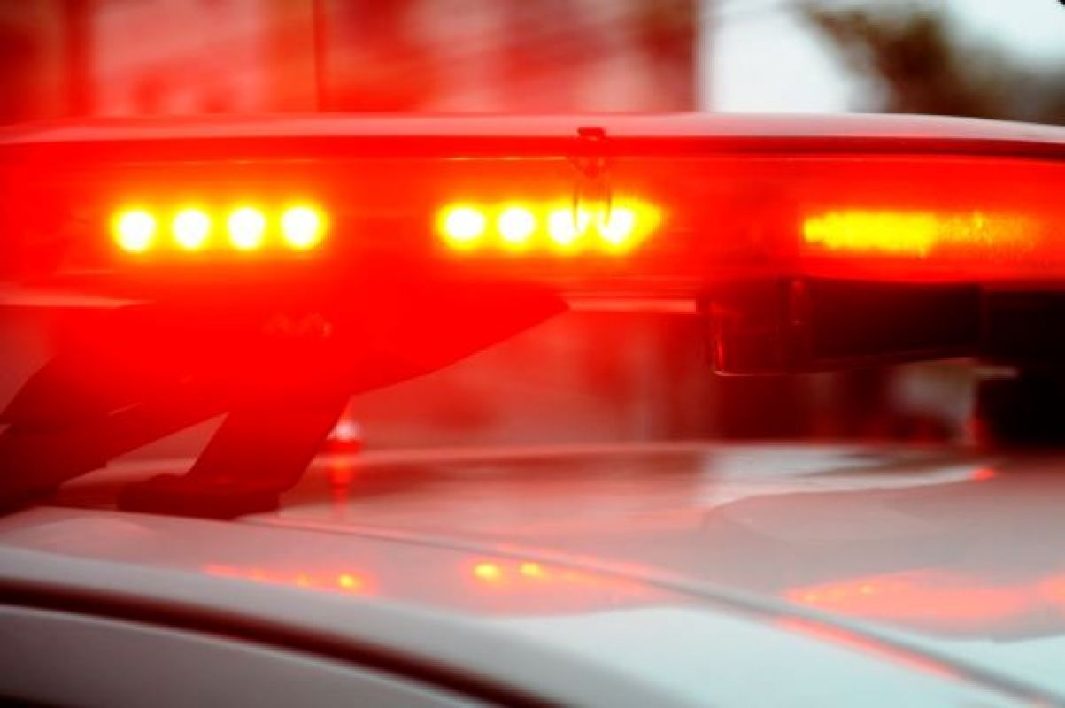  Homem ameaça fazer disparos com revólver após ter carro danificado com pedradas