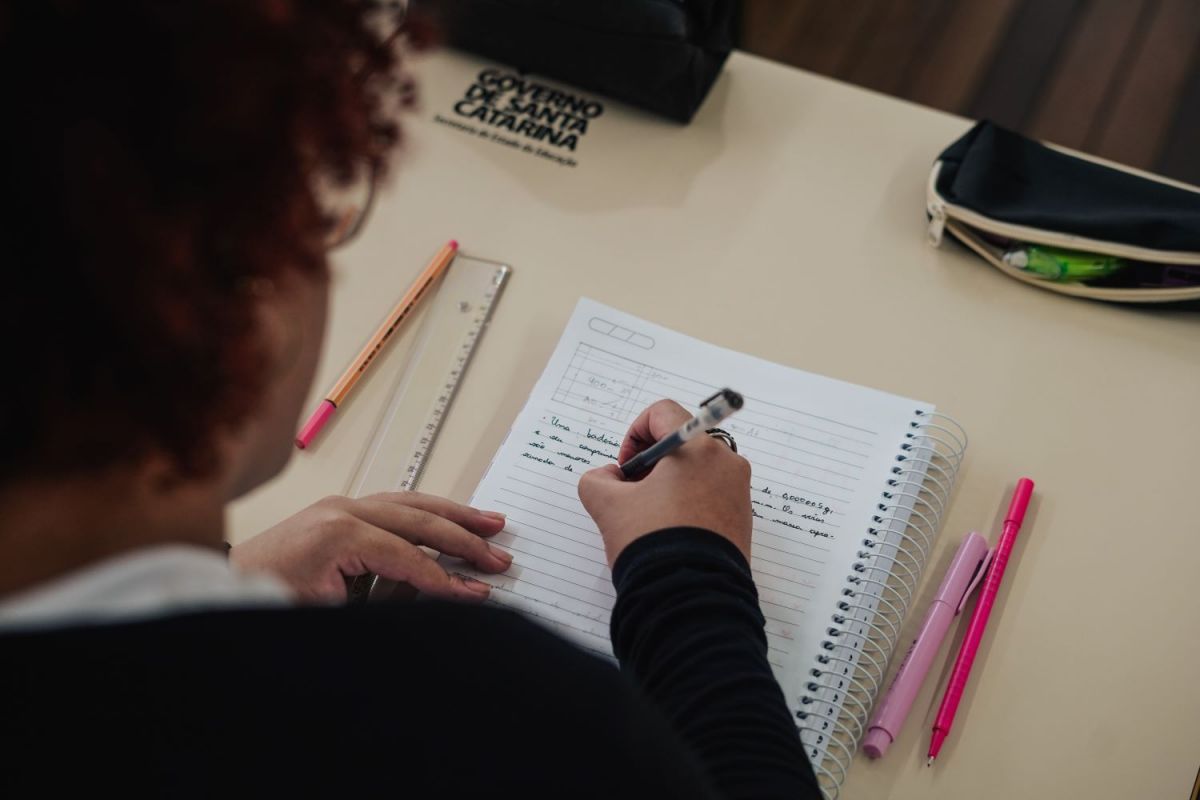 Santa Catarina oferece curso preparatório gratuito para o Enem para estudantes do ensino médio da rede estadual