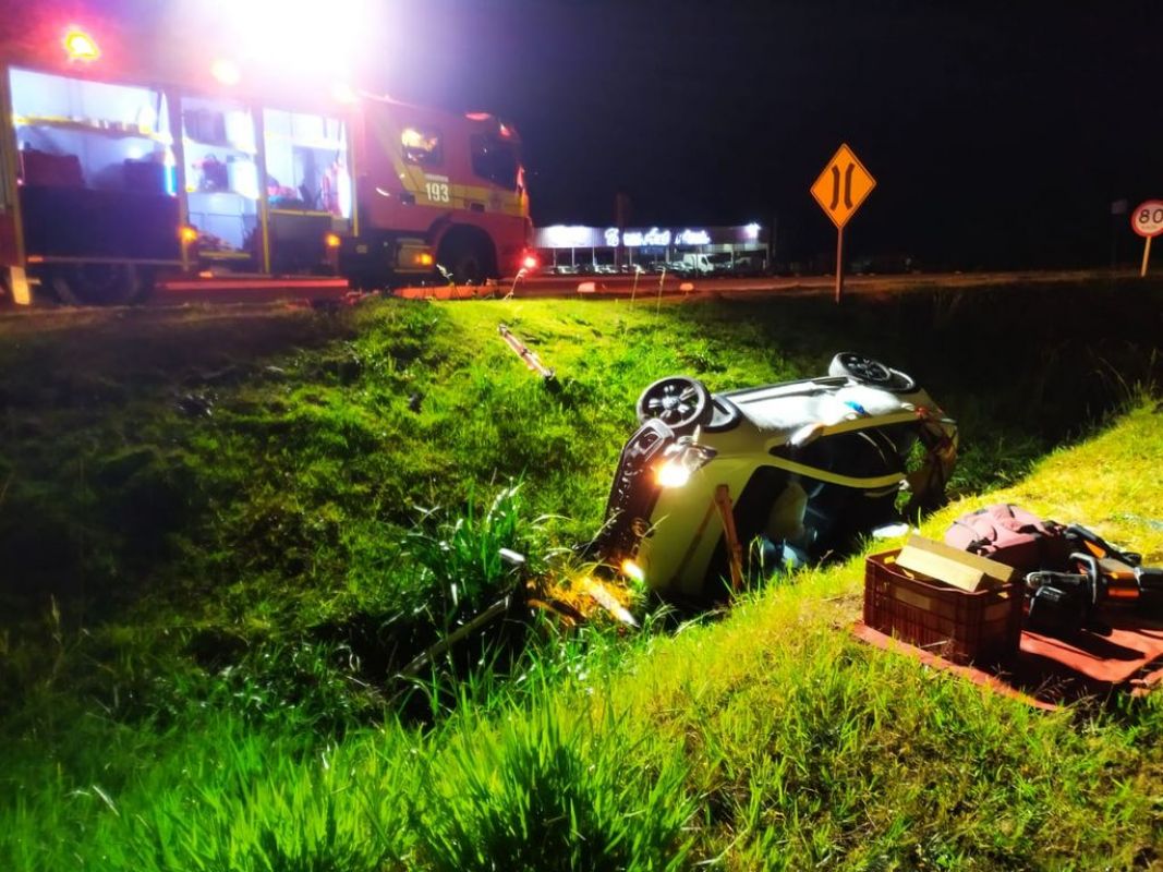 Jovem de 23 anos fica ferida em acidente em Erval Velho