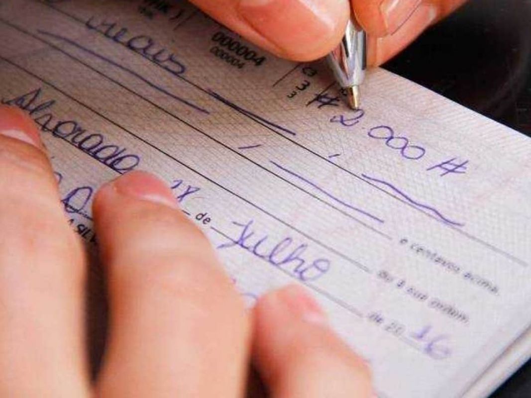 Uso de cheques no Brasil cai 95% desde 1995