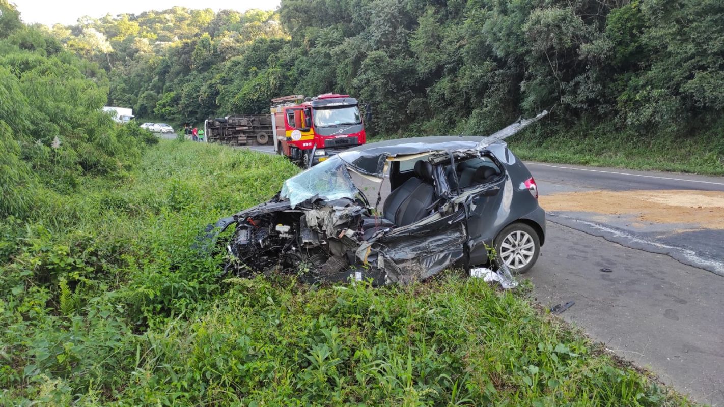 Acidente entre carro e caminhão deixa motorista ferida entre Joaçaba e Catanduvas
