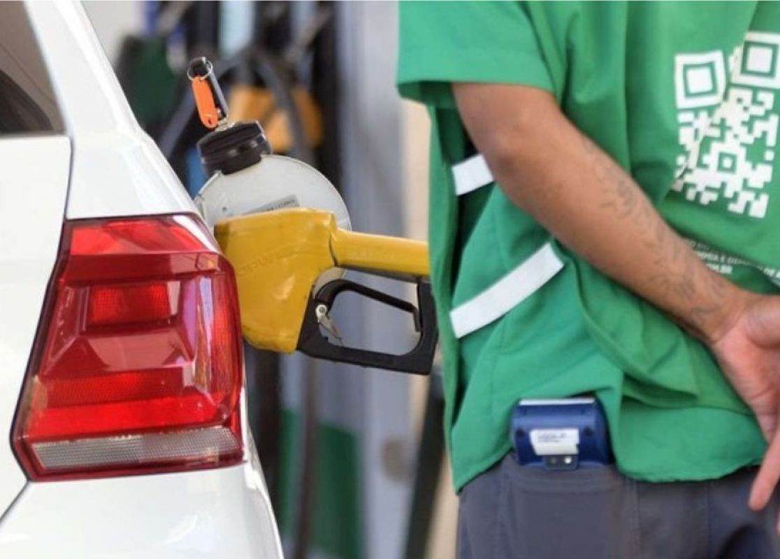 Petrobras reduz preço da gasolina e aumenta o do diesel