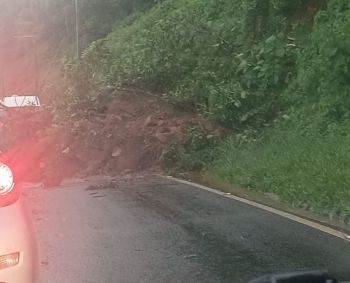 Deslizamento deixa rodovia entre Luzerna e Joaçaba em meia pista